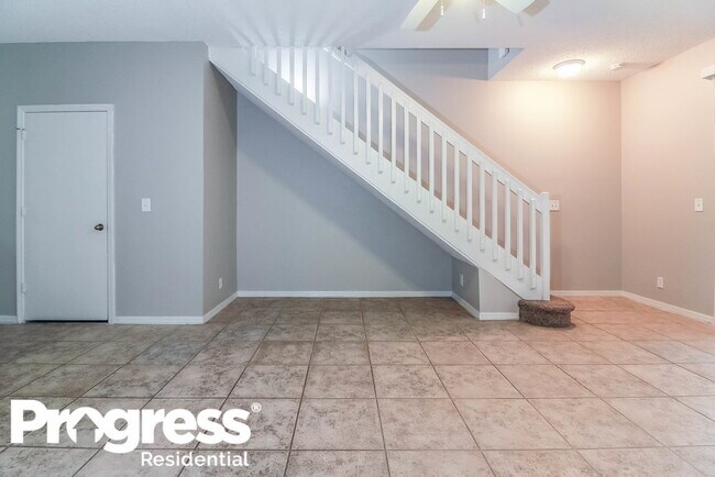 Building Photo - 2102 Madeira Dr