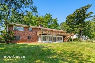 Building Photo - 34 W Oakview Rd