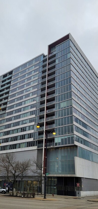 Primary Photo - 659 W Randolph St