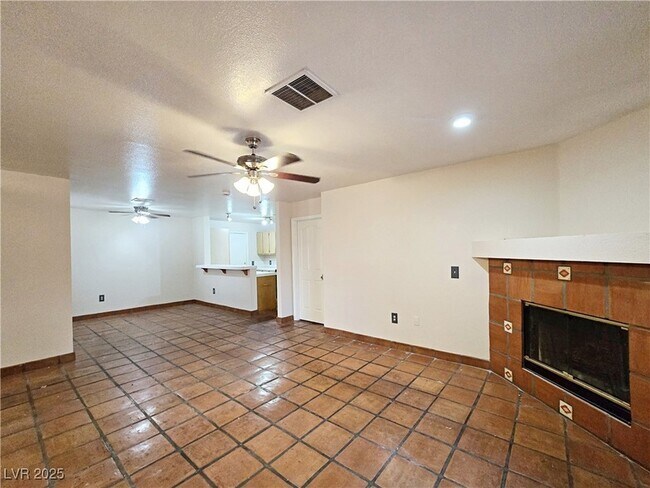 Foto del edificio - 8452 Boseck Dr