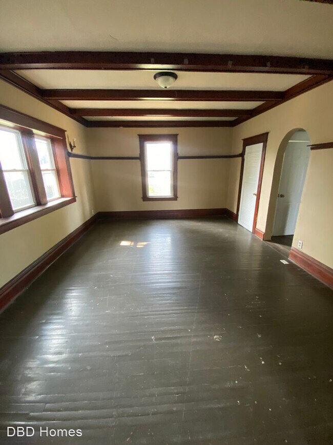 Building Photo - 3 br, 1.5 bath House - 435 W Wildwood