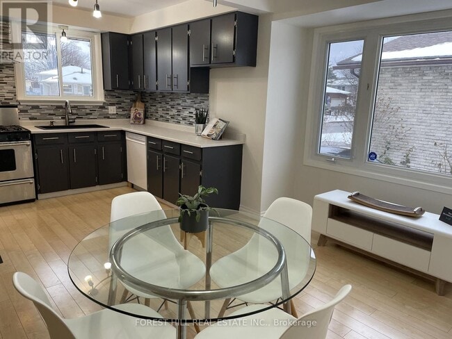 Building Photo - 609 Millbank Dr