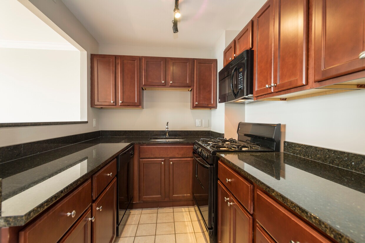 Foto principal - 1422 Columbia Rd