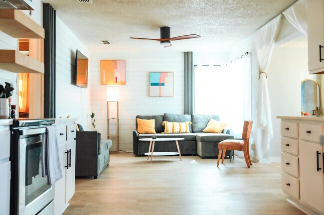 Building Photo - 2436 24th St