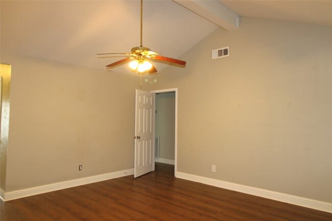 Foto del edificio - 508 Julie Ln