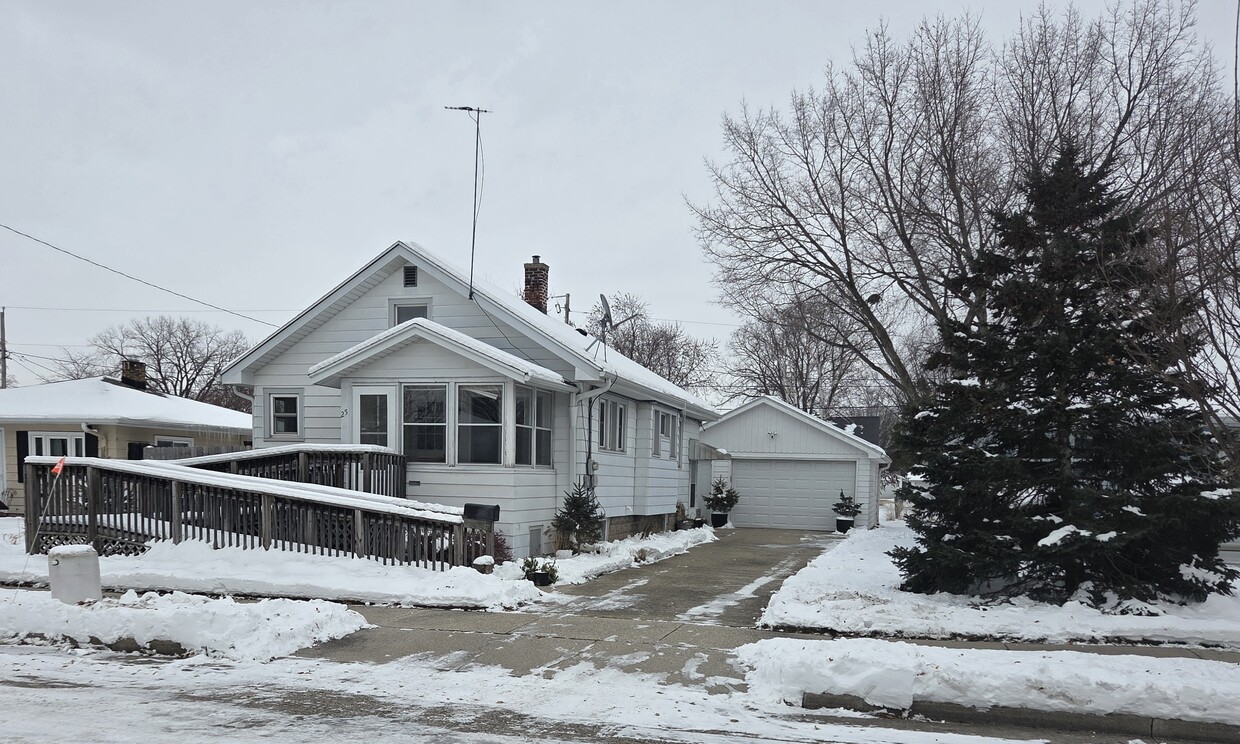 Primary Photo - 25 N Reserve Ave