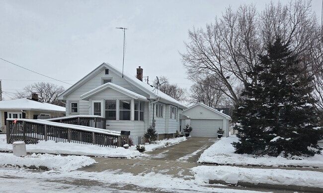 Building Photo - 25 N Reserve Ave