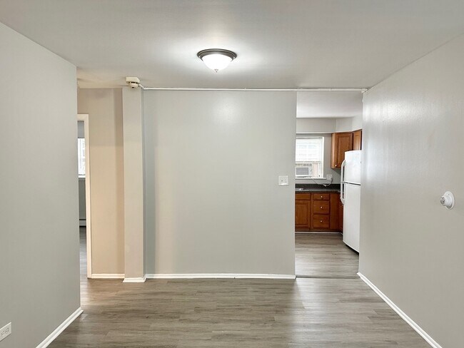 Foto del edificio - 3400 Maple Ave