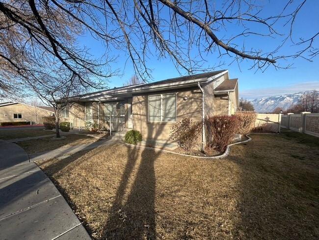 Photo - 3 Bedroom 2 Bathroom Condo in West Jordan by the new Temple!