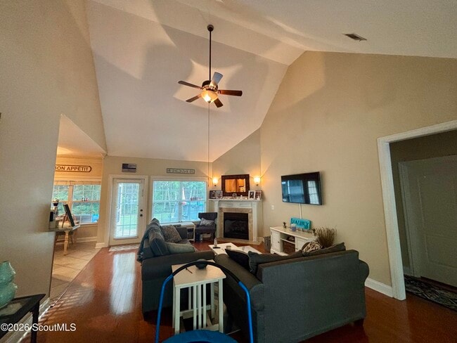 Building Photo - 107 Teak Trail