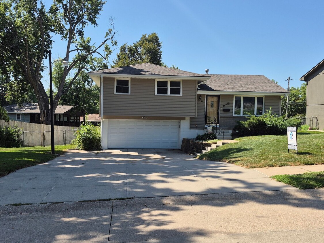 Freshly Updated 3 Bedroom Home for Rent - Freshly Updated 3 Bedroom Home for Rent