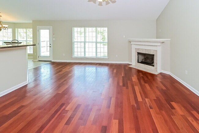 Foto del edificio - 8072 Delta Lakes Blvd