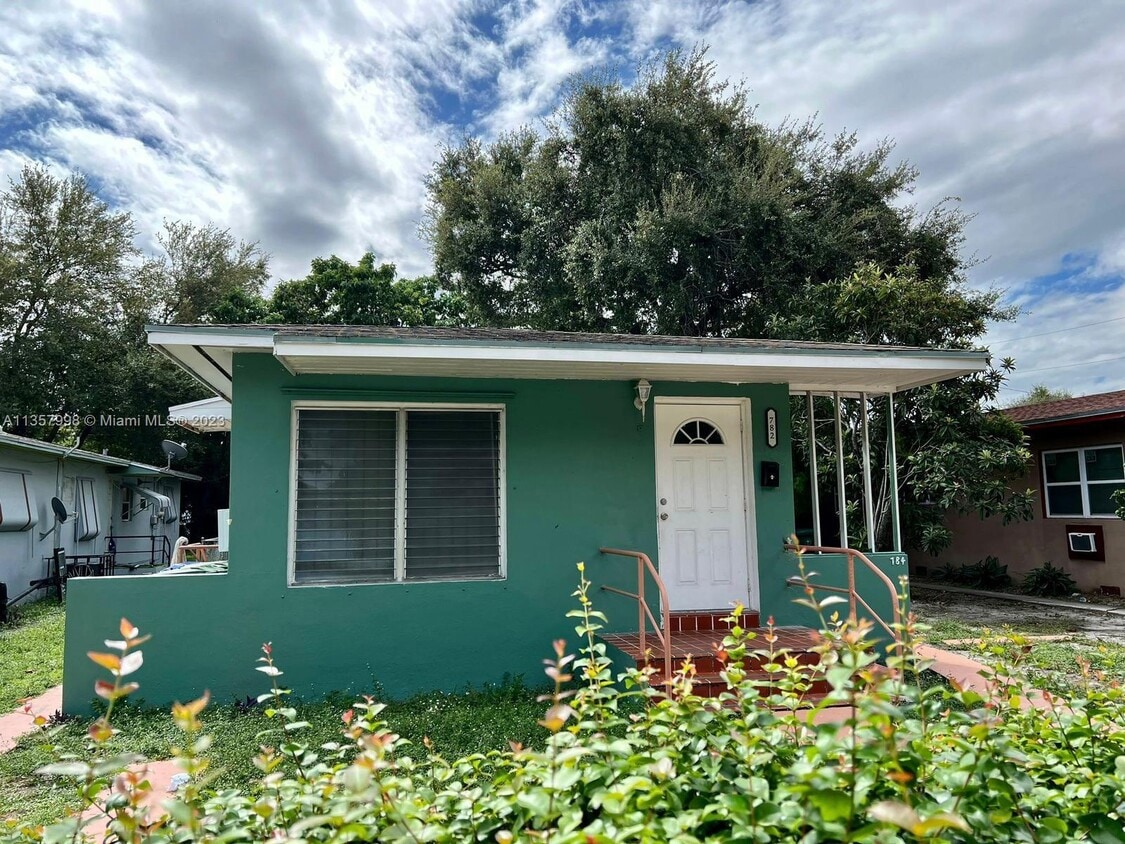 Primary Photo - 782 NW 52nd St