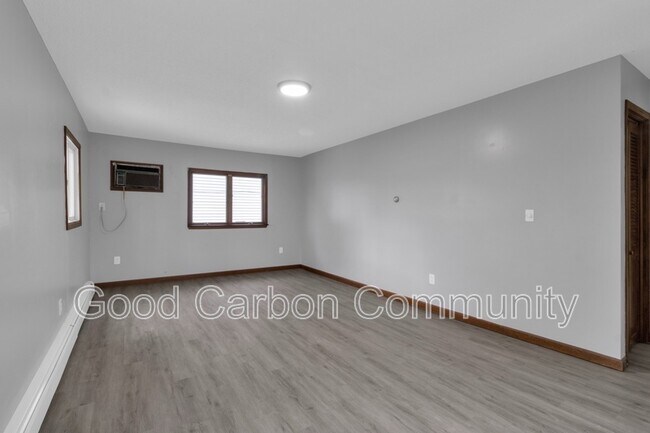 Foto del edificio - 248 Oliver St