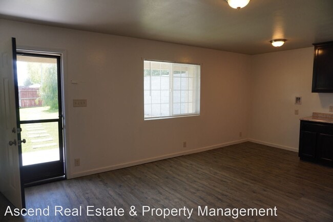 Building Photo - 2 br, 1 bath House - 10828 Tamarron Drive #B