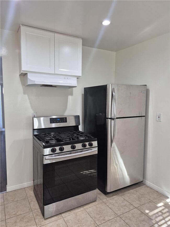 Foto del edificio - 716 W 75th St