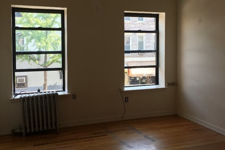 Living Room - 504 74th St