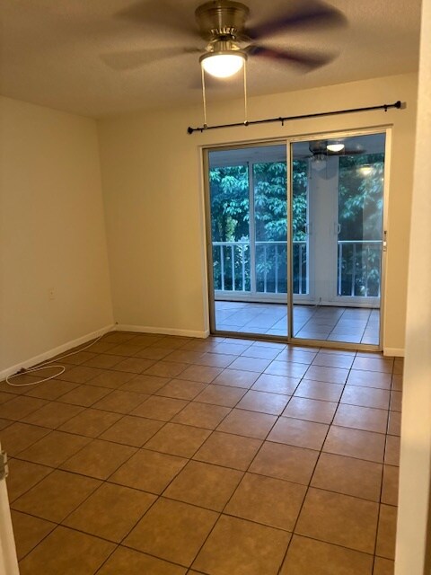 Foto del edificio - 4504 3rd St Cir W