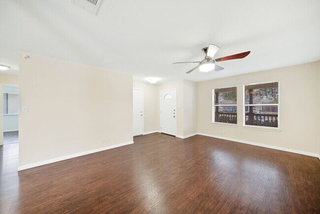 Building Photo - 4315 Lighthouse Dr