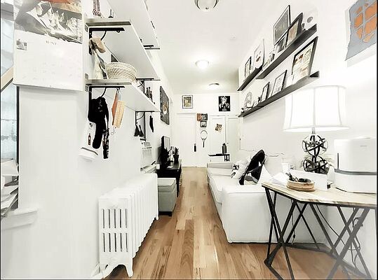 Primary Photo - 364 3rd Ave