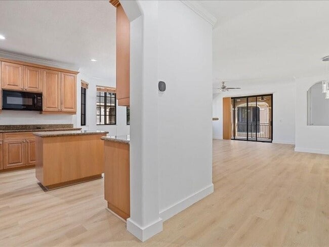 Foto del edificio - 2798 Center Ct Dr