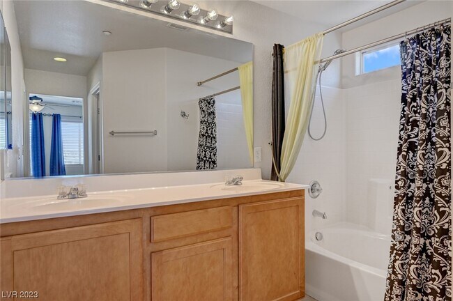 Building Photo - 6646 Colorado Spruce St
