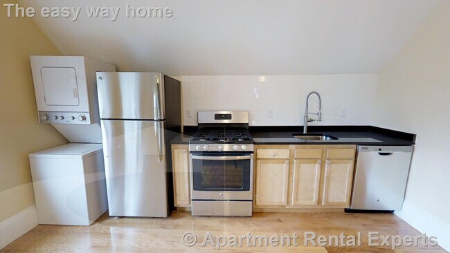 Building Photo - 48-50 Lowell St Unit #3