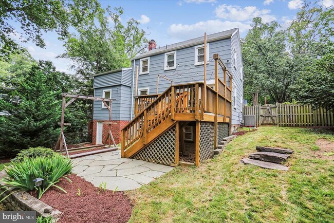 Foto del edificio - 8910 Bradford Rd
