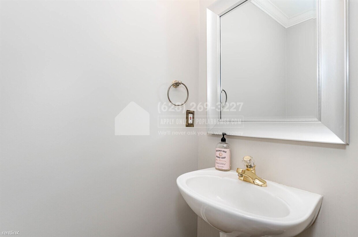 Primary Photo - 4 br, 3 bath House - 102 Wollston Ct -