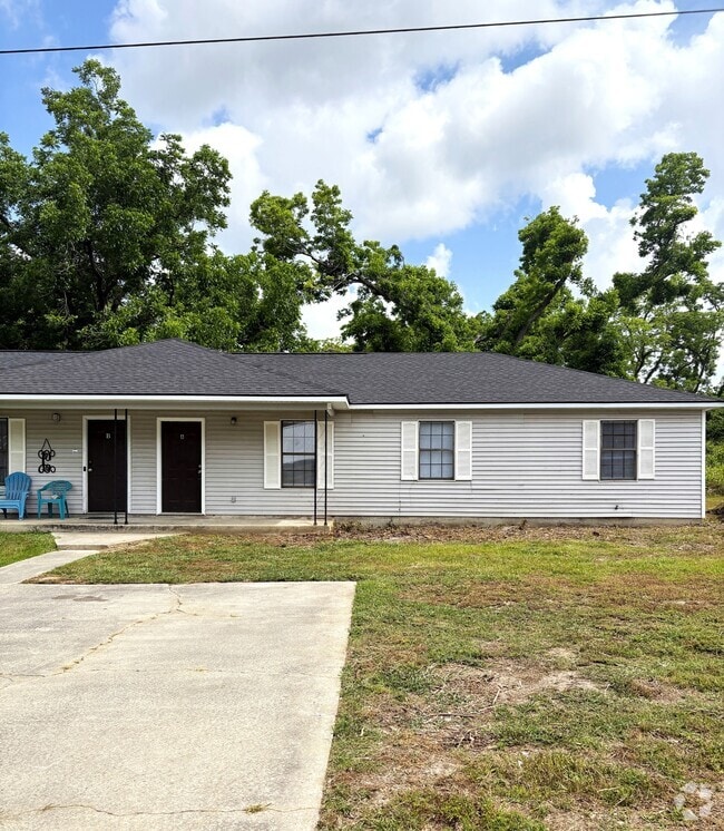 Building Photo - 6114 Vinnie Dr