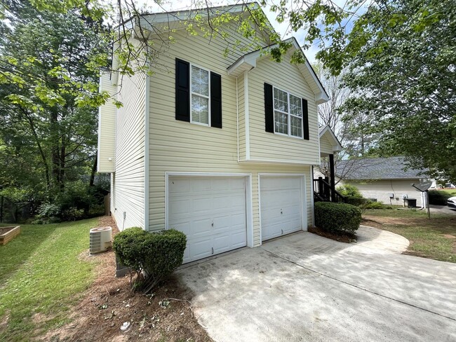 Building Photo - Renovated 3br House in East Athens