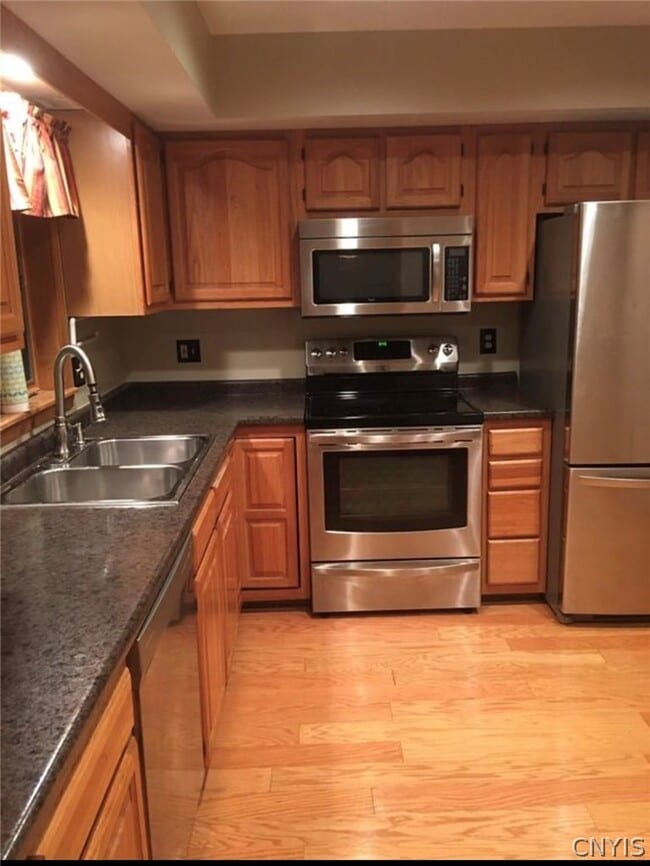 Building Photo - 61 Midlake Cir