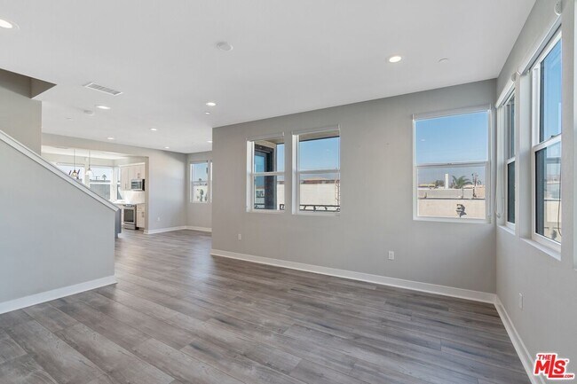 Building Photo - 14387 Van Ness Ave