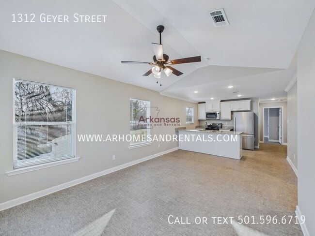 Building Photo - 1312 Geyer St