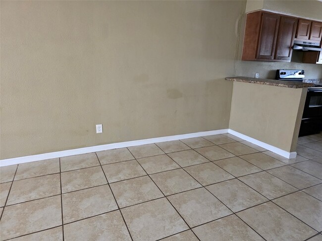 Building Photo - 1502 Oleander