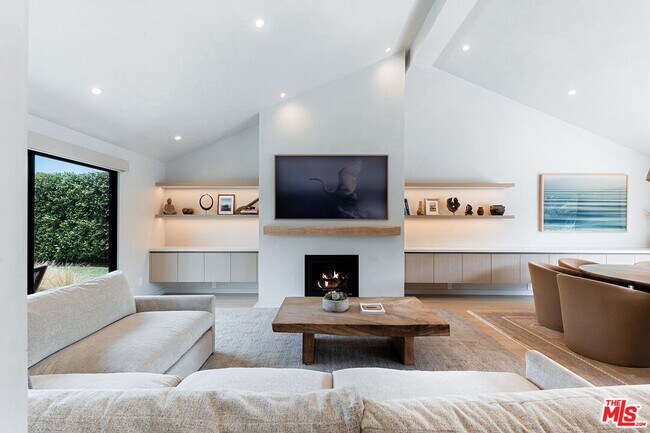 Foto del edificio - 6450 Surfside Way