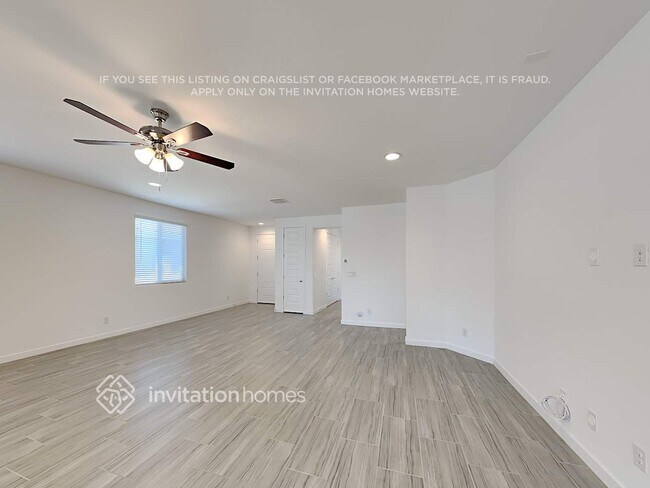 Building Photo - 16409 W Questa Dr