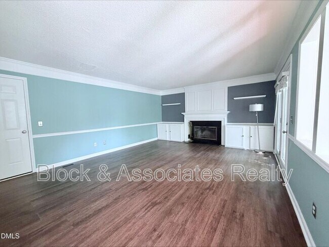Foto del edificio - 106 Pointe Crest Ct