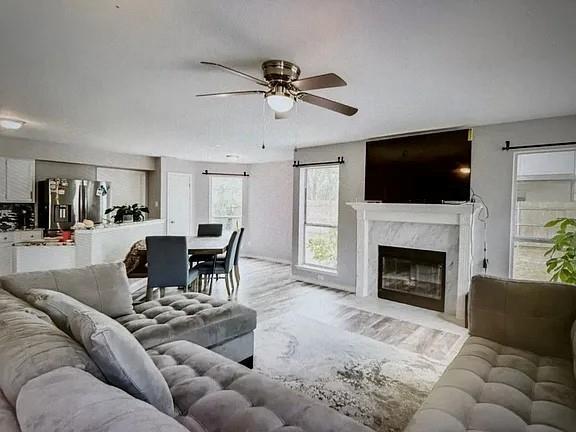 Foto del edificio - 322 Ashley Oak Ln