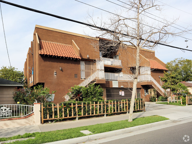 Building Photo - Flower Street Apartments