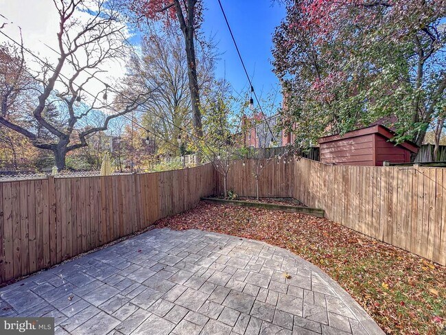 Foto del edificio - 226 Guthrie Ave