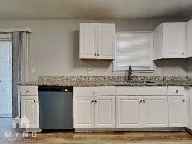 Foto del edificio - 1049 Soapstone Ln