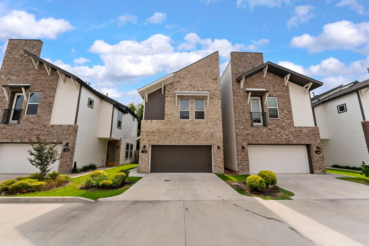 Foto principal - 5828 Francis Oak Ln