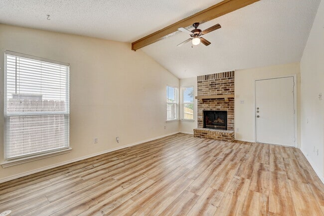 Building Photo - 4001 Stonebridge Dr