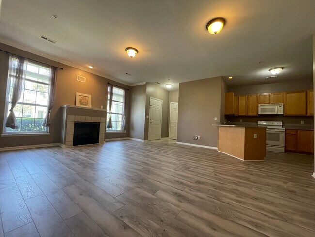 Foto del edificio - 10102 W Midway Ct