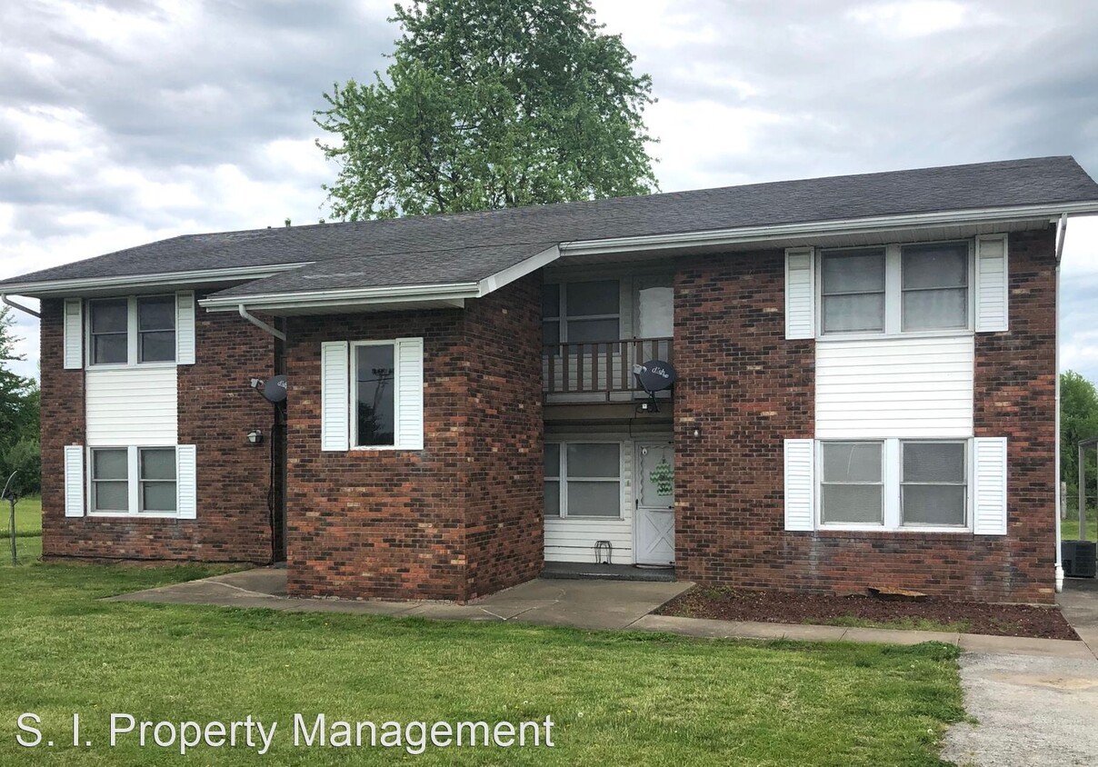 Primary Photo - 75 Walton Ln