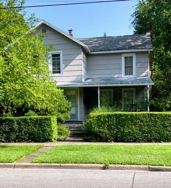 Primary Photo - 402 Esty St