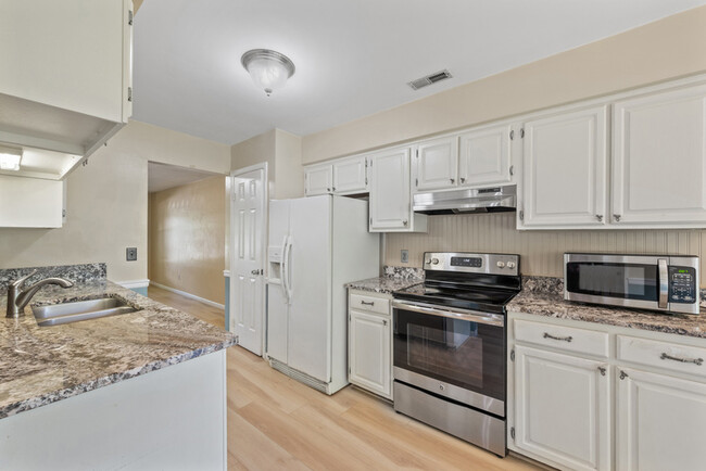 Building Photo - 2105 Grey Fox Lane