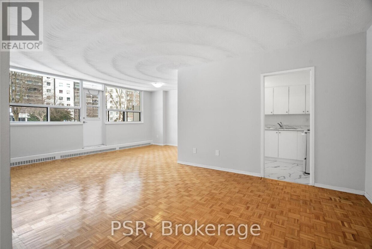 Photo principale - 105-105 Rowena Dr