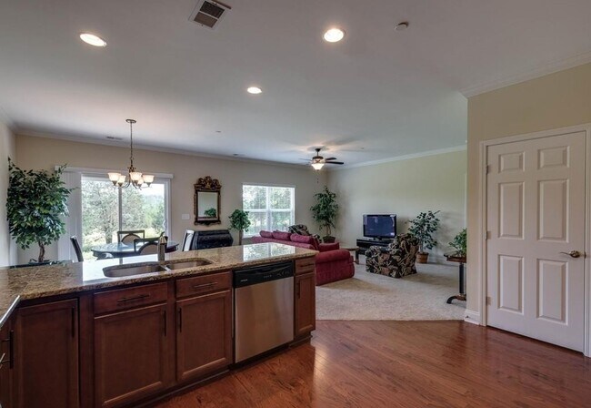 Building Photo - Bent Creek Living